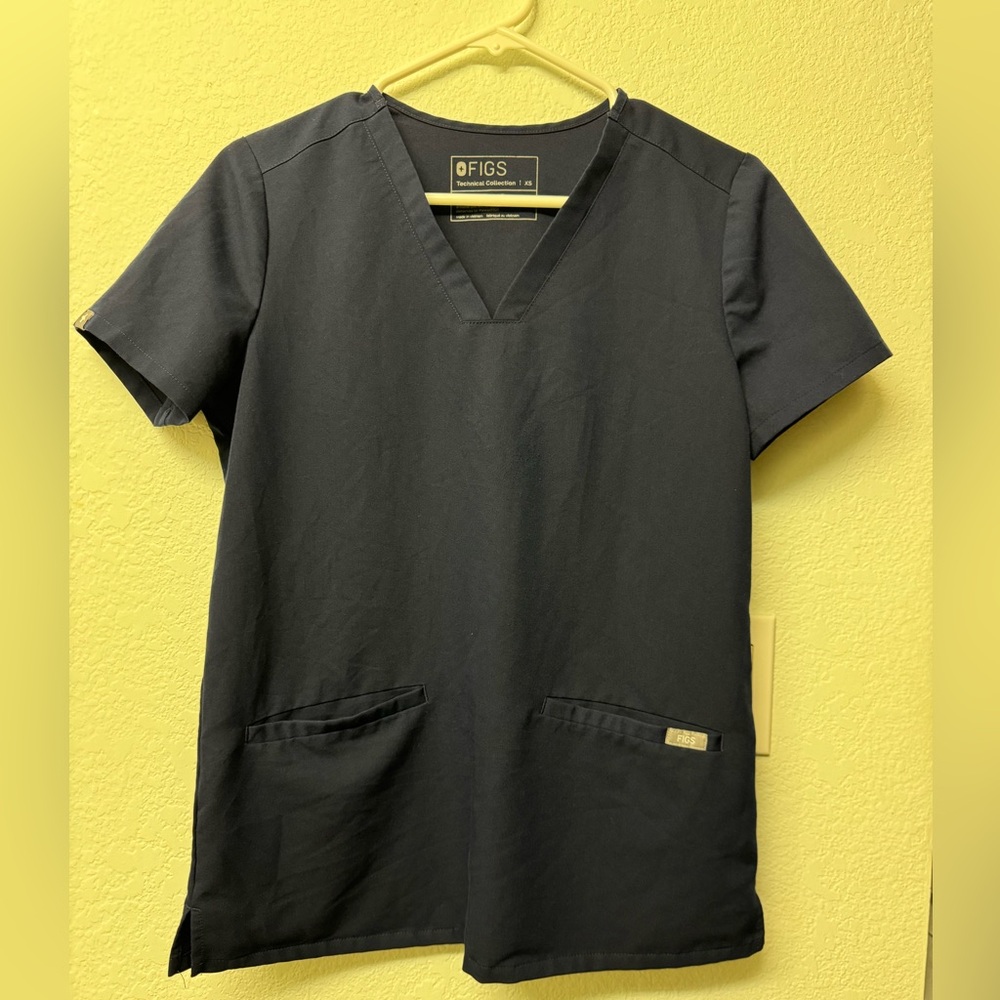 Figs Scrub Top